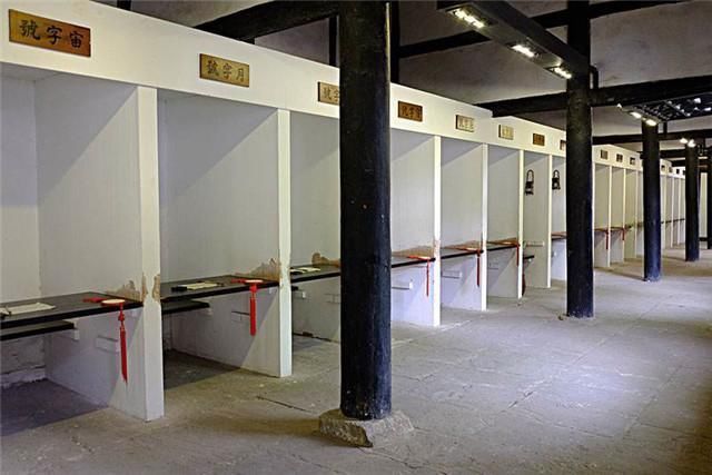 明朝冤屈事用命考科举,饿死妻子,过继亲儿,还有人为其平反