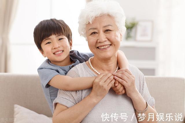 外孙|在父母眼中,孙子和外孙到底谁更亲,2个62岁老人实话实说