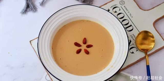 這2個(gè)甜品好吃易做,生理期多吃一些,暖胃暖身皮膚好