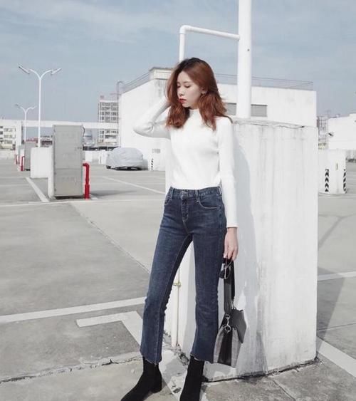 “九分裤+打底衫”,这才是早春正确穿搭方式,轻熟风十足