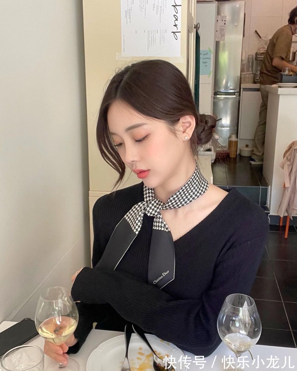 优雅 女人的精致与优雅需要修炼,穿搭模板在下面,基础款也要穿有质感