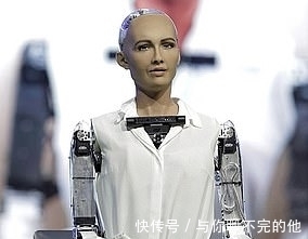 索菲亚|“世上最先进的机器人”在英国亮相,神态丰富堪比“表情包”,能走路就完美了!