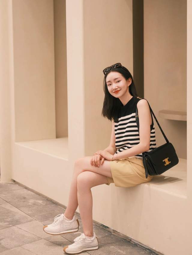 女孩子|秋季,针织衫配半身裙高级洋气,让你可咸可甜,秒变初恋女友模样