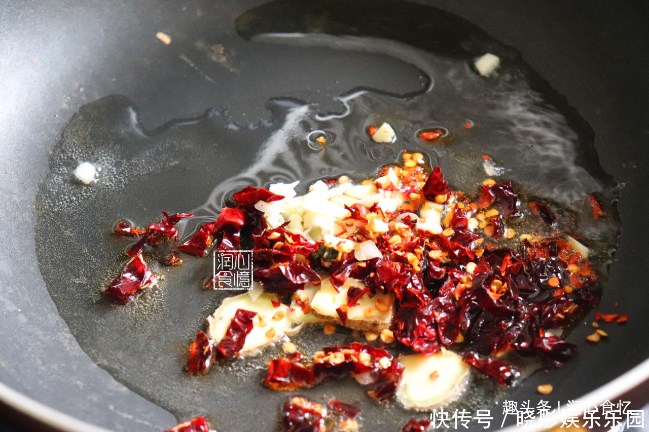  在家|想吃酸菜不用买！自己在家做5天就能吃，炒酸菜也有诀窍，教给你