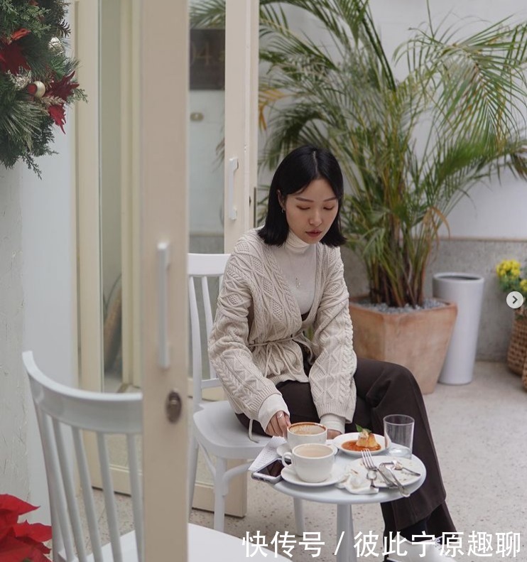 做精致小女人的第一步！12款毛衣外套，怎么穿搭都温润可爱！