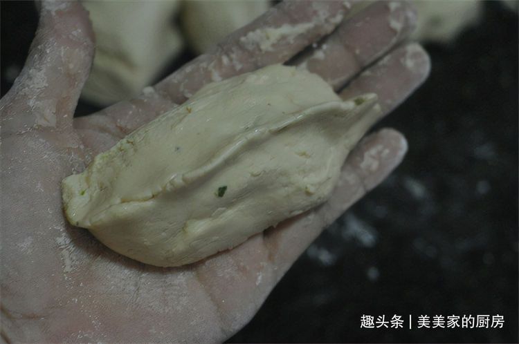 冬天寒冷！又到吃此物的时候，从小到大的最爱，清香Q弹好过瘾！