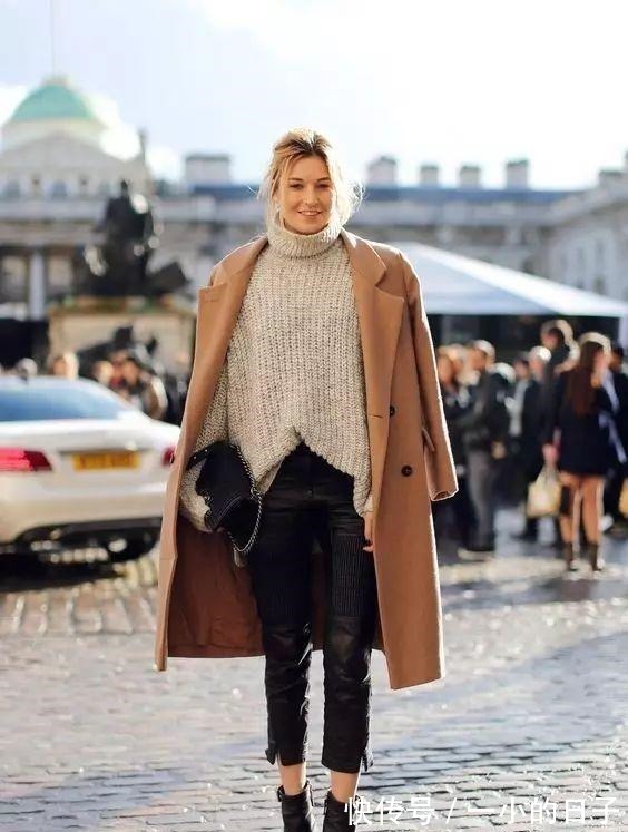 式样 今年火了一种穿搭,叫“大衣+裸靴”,优雅大气,早春穿正合适!