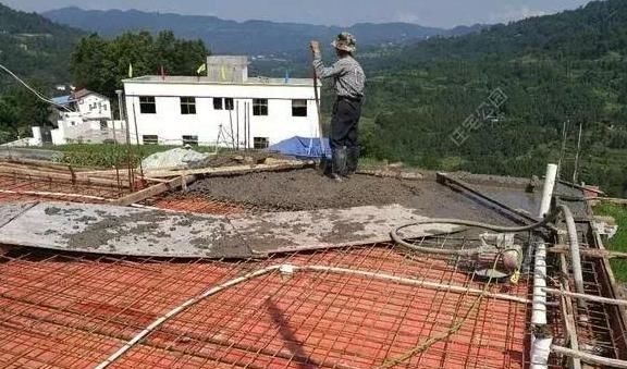 别墅|农村小伙竟花34万在人烟稀少的地方建别墅,为了啥?