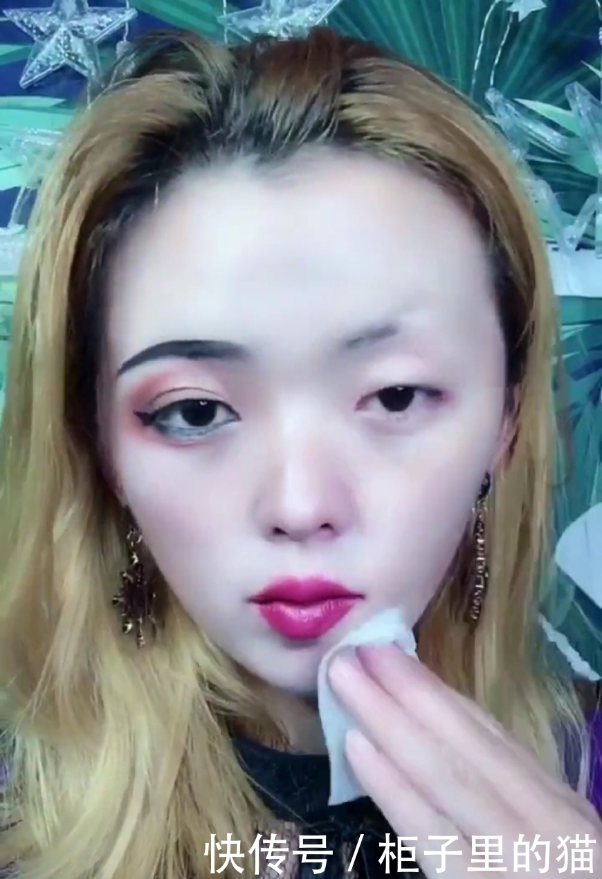 美女卸妆鼻子拉扯出“面条”,网友求你别卸赶紧塞回去