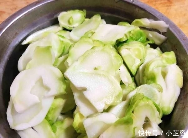 含量|这菜一斤4元,却是南方人的最爱,孕妇要常吃,叶酸含量超高