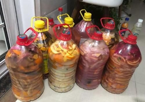 土壤|盆栽土干裂甭急着换，1周喂1次它，1个月就变松，养啥爆啥