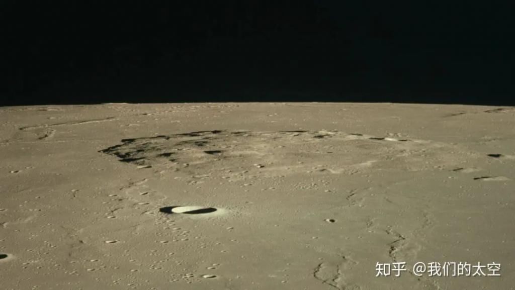 地球 “长五”送“嫦五”，刷屏！