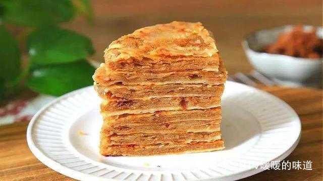 家里有面粉就能做,千层麻酱红糖饼来了!钙含量是牛奶的4倍