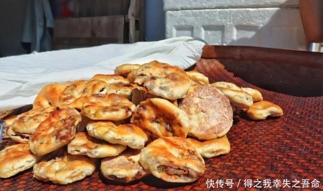  低下头，伸出手，为美食到苍南走一走