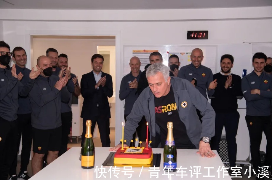 意甲|罗马全队为穆帅庆生!罗马官方发推祝福穆帅!各大媒体祝福穆帅!