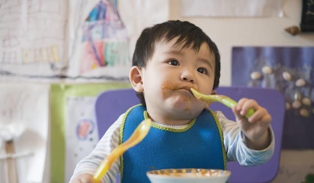 贪吃|6岁女童三年没长高，医生感叹太贪吃2种食物，积食脾虚长不高