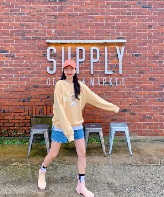 搭配|今夏这种“盐汽水”穿搭,真的好看到上头