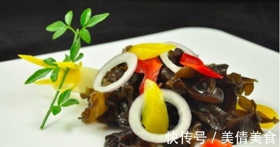 泡木耳|泡木耳10个人9个错,大厨教你一招,5分钟泡发,又脆又干净