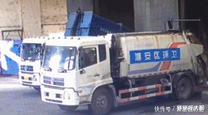 招架|“孙悟空刀枪不入,为什么还用金箍棒招架敌人的武器?”哈哈哈神回复亮了!