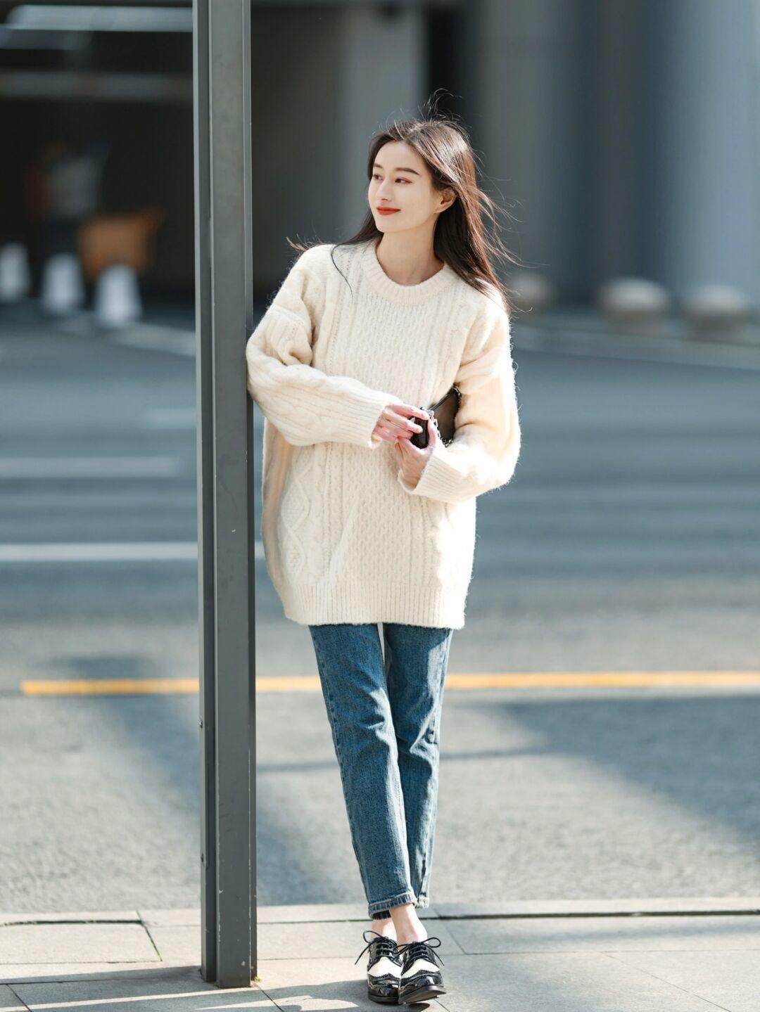 身材 哪怕你没有身材上的焦虑,也别穿紧身衣,这4款毛衣够你用