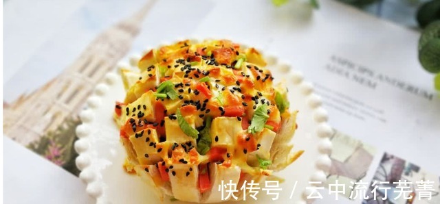 不用打发也能做的小蛋糕,松软香甜做法简单,比外面买的还好吃!