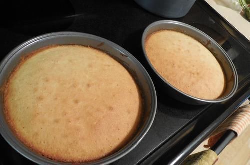 焦糖|父母眼中的蛋糕VS我们期待收到的蛋糕，吃货我只想正常过个生日