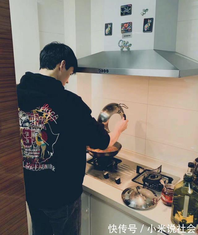 黄晓明|中餐厅龚俊遗憾缺席，180黄晓明和丁真身高差显眼，谎报可不对