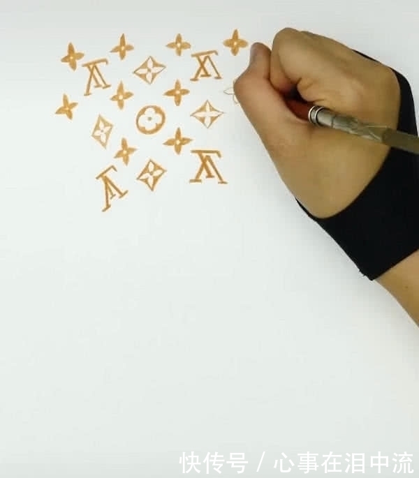 薛之谦@美术生随便一画，尤其看到薛之谦出现的时候，让人笑到肚子疼！