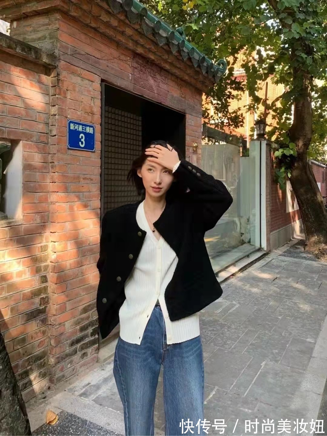 色彩|“针织开衫”很老套?那是你不会穿,这4种搭配简单又时尚