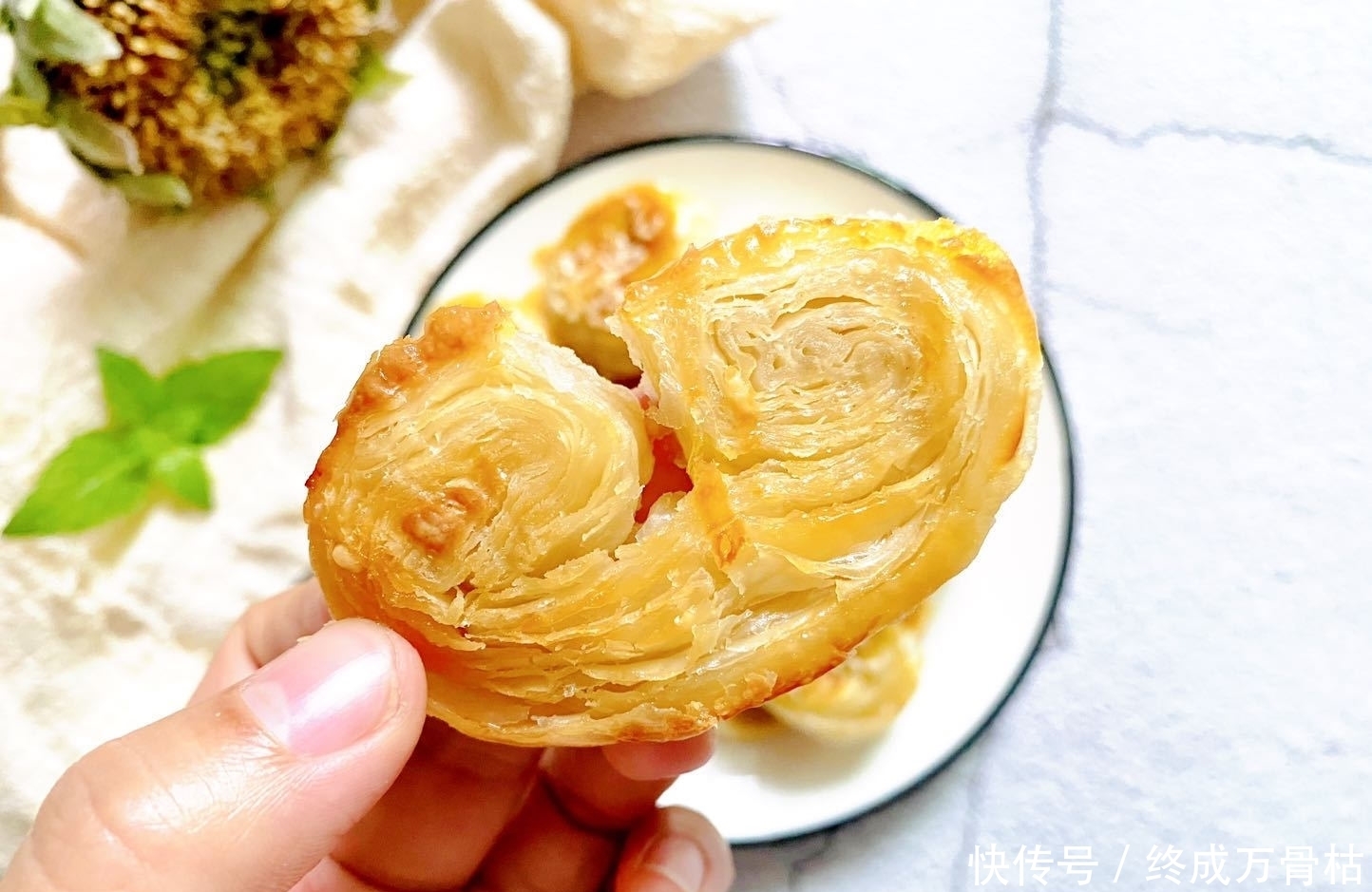 小点心|25分钟搞定娃的两道小点心,酥软香甜,好吃到连渣都不剩