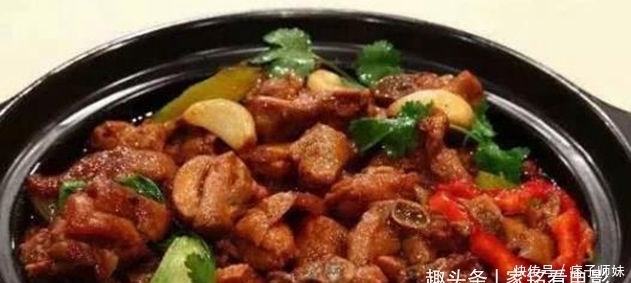 干辣椒|美食推荐:青椒炒鸡蛋、马蹄片炒肉、鸡公煲、姜葱爆鲜鱿的做法