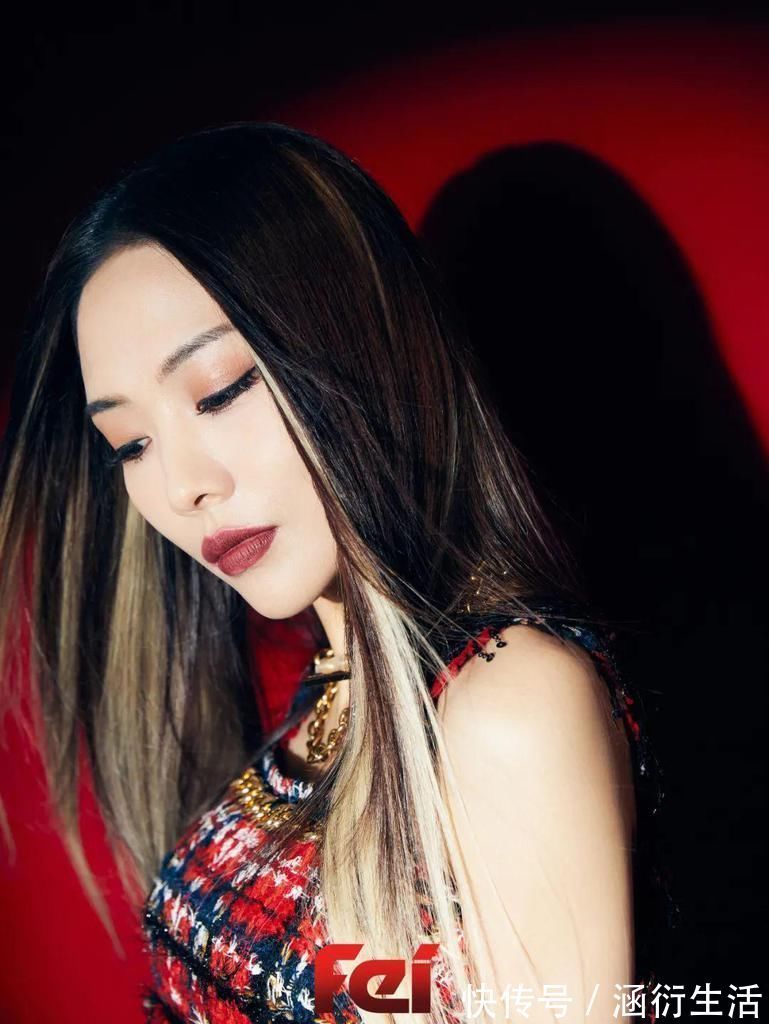 秃头|“爆顶染”赵小棠一夜吸赞十几万!丑哭亿万网友的秃头发型,怎么就火了?