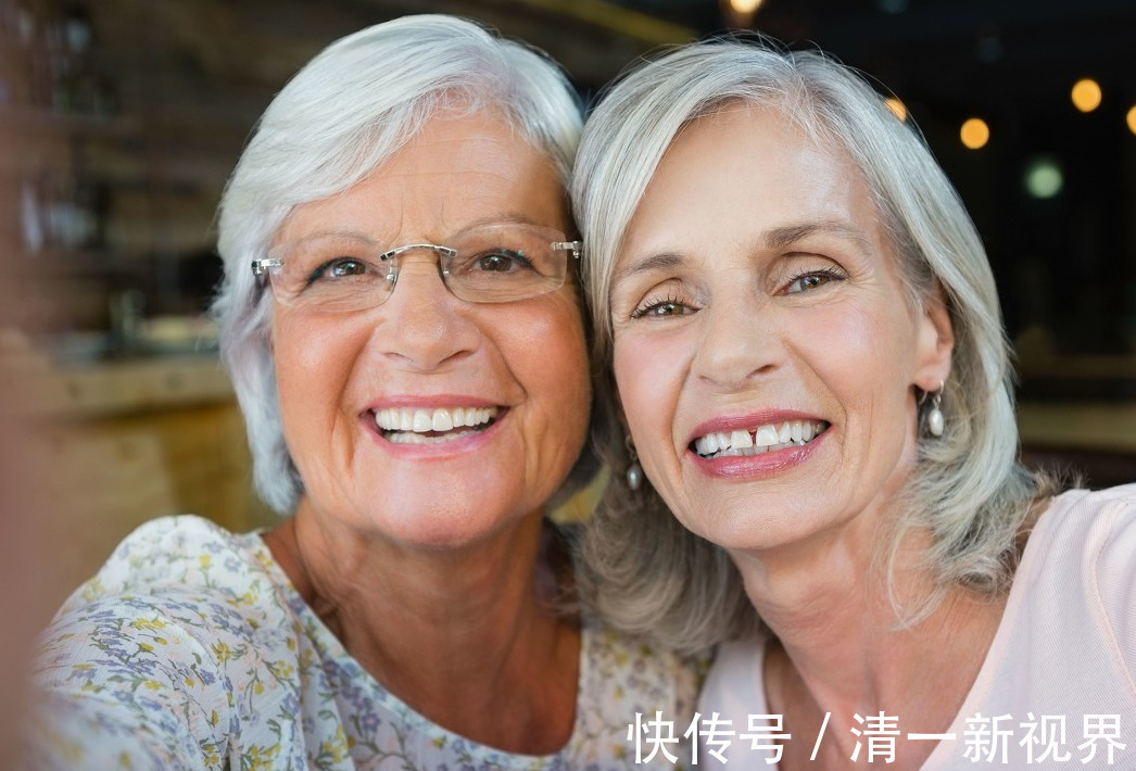 女性|女性开始衰老时,3处会“变大”,2处会“变少”,没有那么恭喜