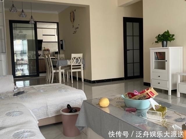 阳台|越来越多人不做吊顶,不做电视墙,看看她家装修,简约又漂亮