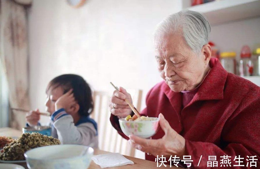 买房|“后妈式”教育火了,家长在3件事上越绝情,晚年等着享福吧