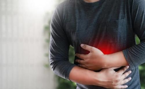 胃酸总是反反复复发作，4种原因占大头，万万不要太晚发现！