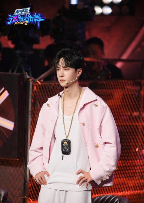 这就是街舞|王一博街舞被撩面无表情,弹幕让人忍俊不禁