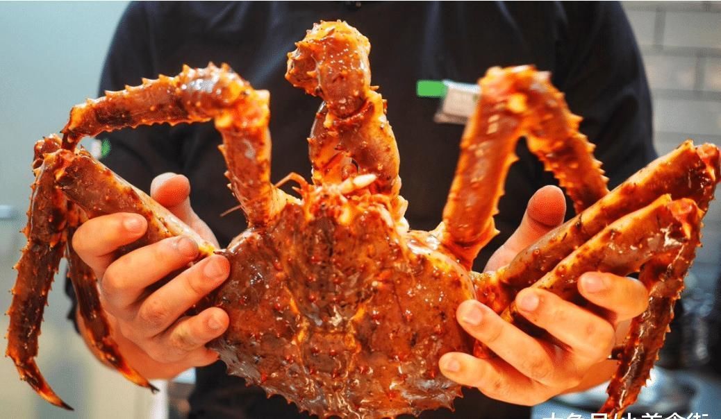 大胃王到越南吃海鲜,点20只螃蟹50只大龙虾,结账完却被老板叫住