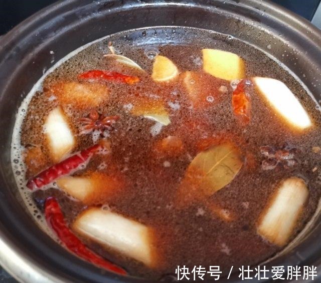 下饭|砂锅排骨炖冬瓜,排骨软烂,美味下饭!