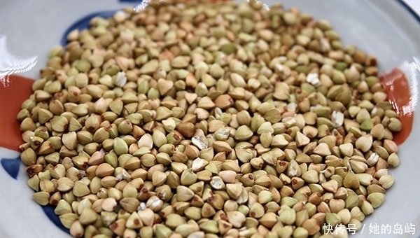 想降血糖,吃粗粮管用吗?降糖吃哪些食物比较好?听医生讲