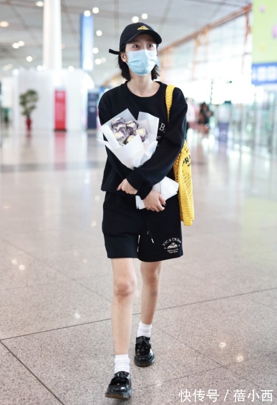 时髦精|秋天穿搭时尽量别搭小白鞋!时髦精都在穿乐福鞋,高级又显气质