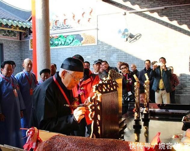 生辰八字|知名风水大师蔡伯励，他一句“你亡妻死得惨”，就拿走李嘉诚200万