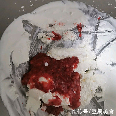 慕斯模|#奈特兰芝士粉挑战赛#草莓酸奶慕斯