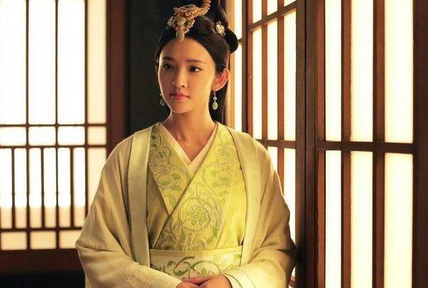 难以|郭女王到底好在何处?她有2大优势碾压甄宓,让曹丕难以抗拒