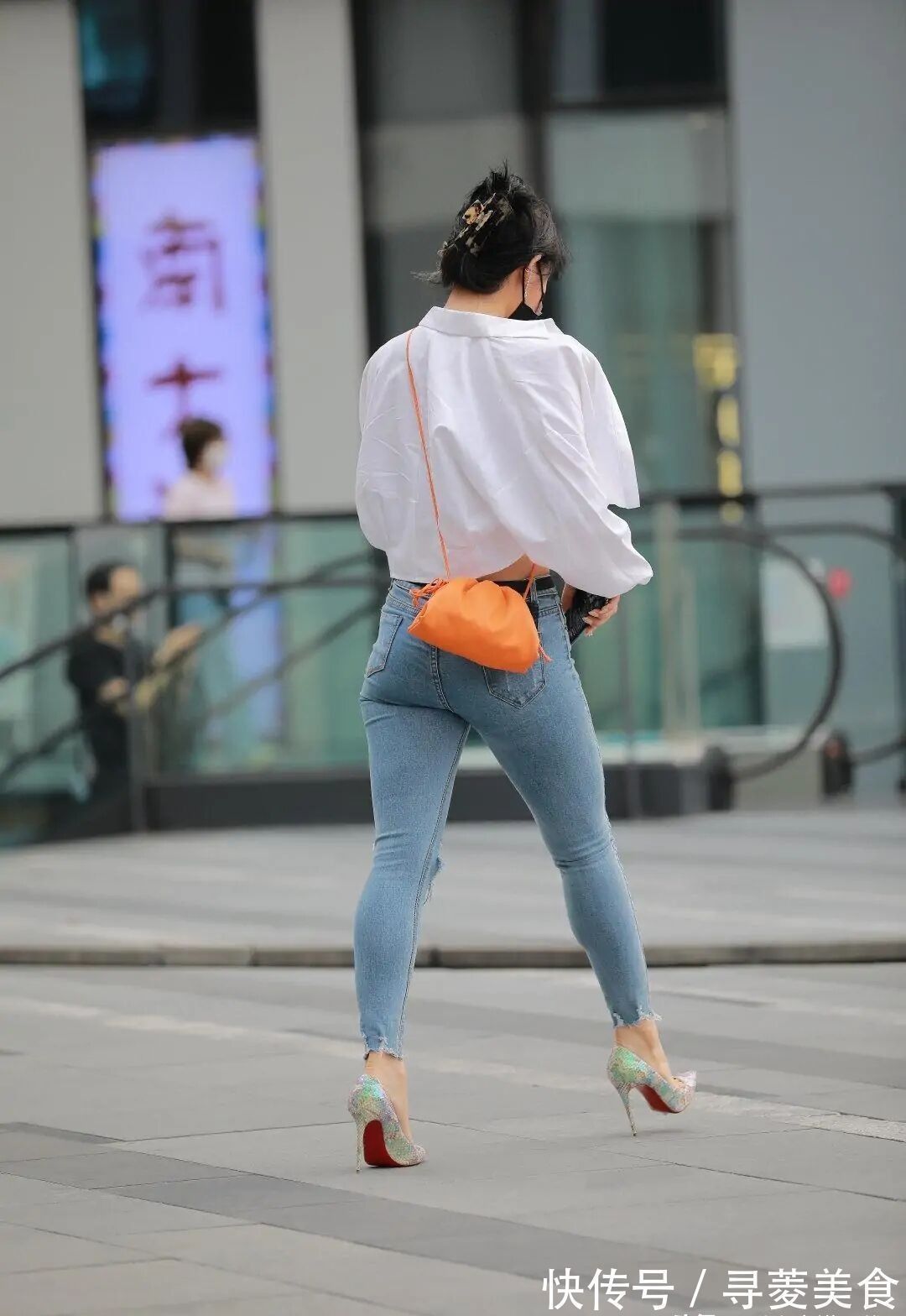 秋季 腿粗为何穿破洞裤?穿搭中的细节精髓,可能你还被蒙在鼓里