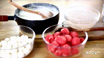 西米|#一勺葱伴侣，成就招牌美味#?珍珠丸子西米露?
