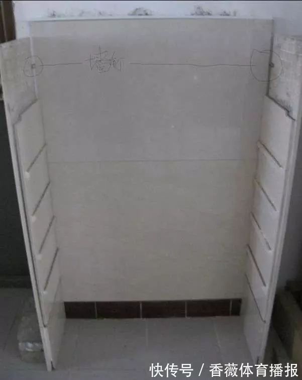 瓷砖|婆婆在客厅用瓷砖做了个鞋柜,完工后效果非常好,上门的人多