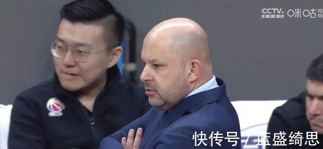 翟晓川|裁判闫军再现争议！林书豪变成“林妹妹”，翟晓川出头不含糊！