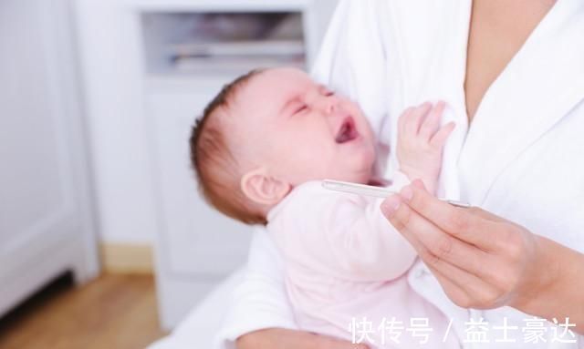 纸尿裤|宝宝睡醒后这几个表现,说明智商高,你家宝宝有吗