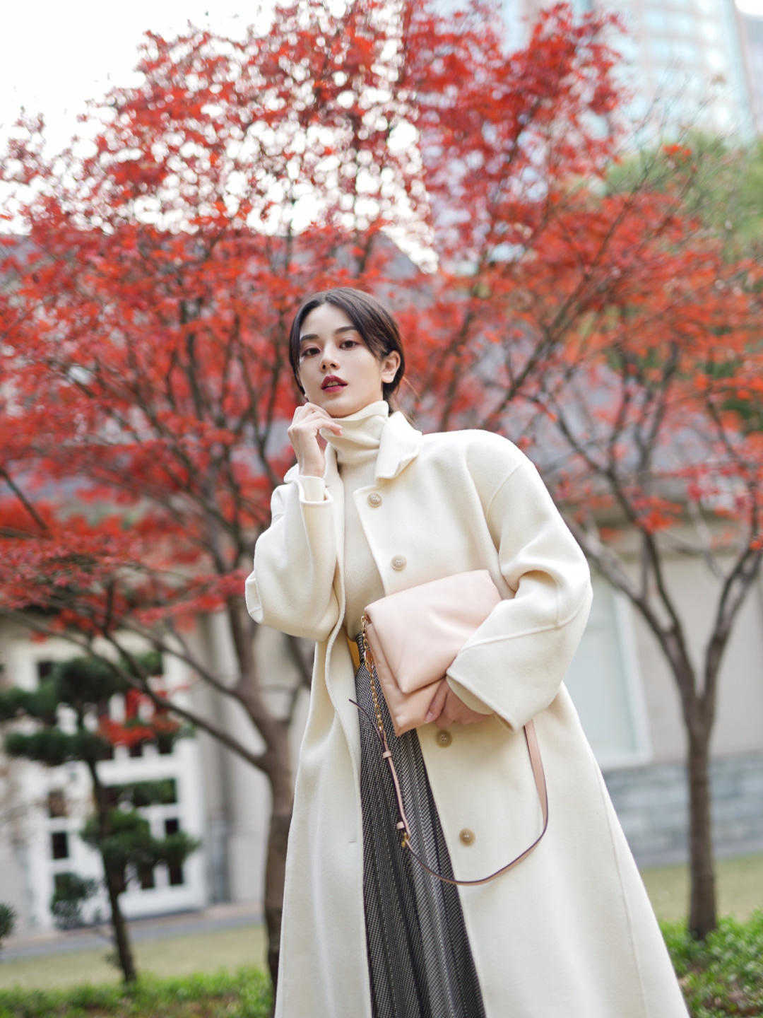 版型|白色毛衣到底有多好穿?和这“三”类外套搭配,效果超级棒